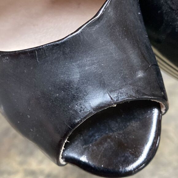 Michael Kors Black Leather Striped Peep Toe Platform Wedge Size 8 - Picture 9 of 10
